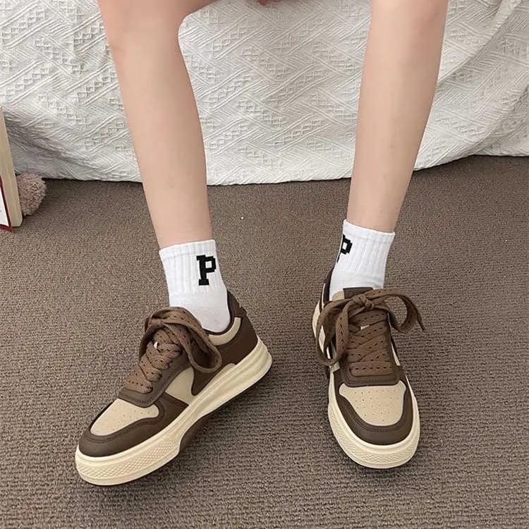 Urban Chic Sneakers - Brown
