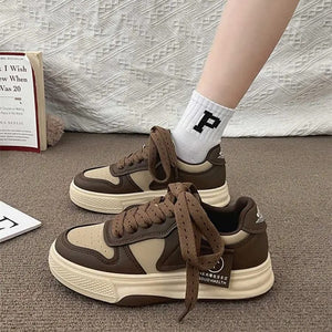 Urban Chic Sneakers - Brown